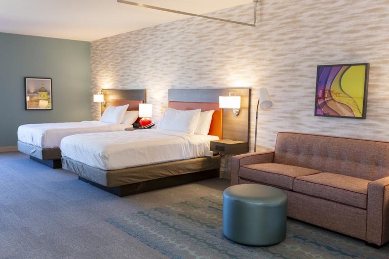 Home2Suites_1200x675_-12